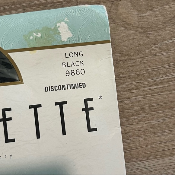 Vassarette Lace Trim Shimmer Ultra Sheer Hosiery New With Tags - Picture 3 of 6